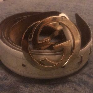Authentic Gucci white belt gold emblem